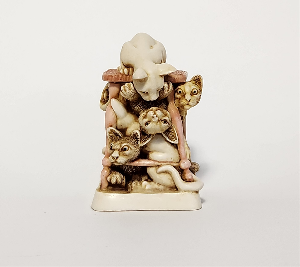 Harmony Kingdom - Peter Calvesbert - Tony's Tabbies Trinket Box 1997
