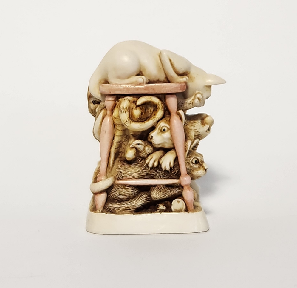 Harmony Kingdom - Peter Calvesbert - Tony's Tabbies Trinket Box 1997