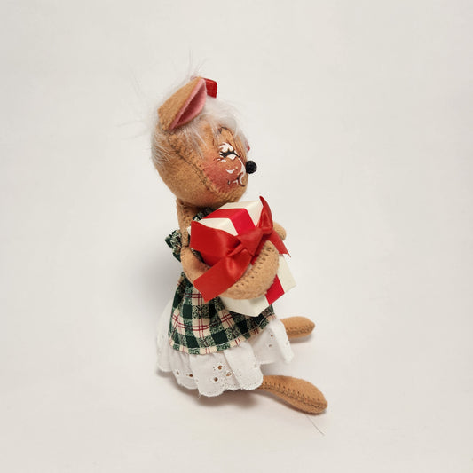 Annalee Mobilitee Dolls - Mouse Doll with Plaid Dress and Present 1995