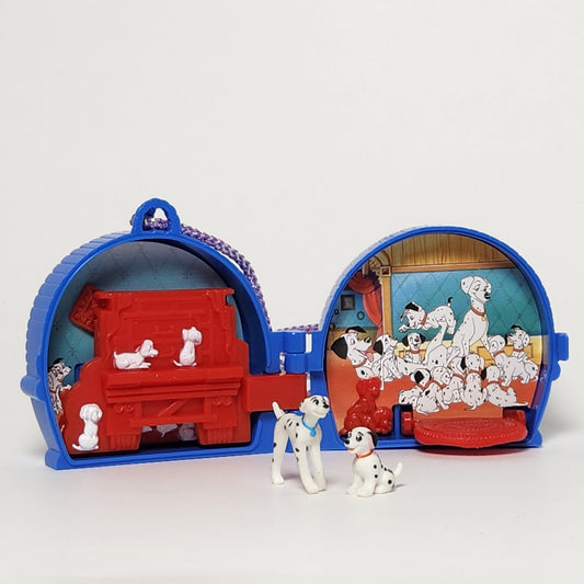 Mattel - 101 Dalmatians Once Upon a Time Locket Playset 1993
