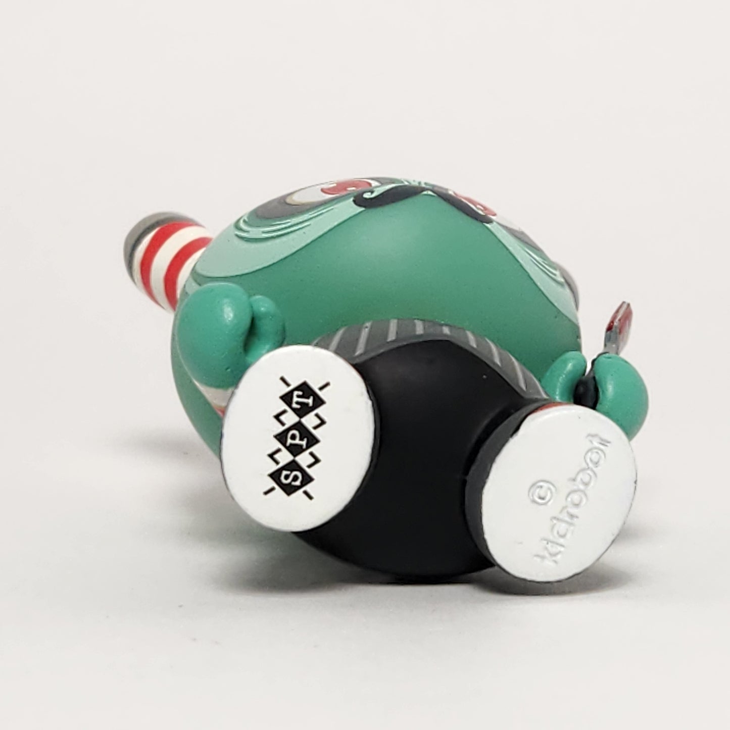 Kidrobot - Scott Tolleson - Argh Barber Dunny Odd Ones Series 2016