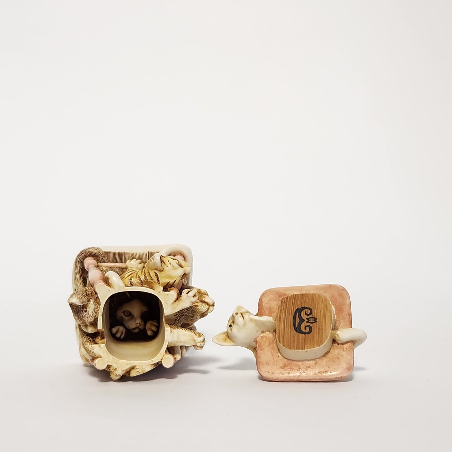 Harmony Kingdom - Peter Calvesbert - Tony's Tabbies Trinket Box 1997