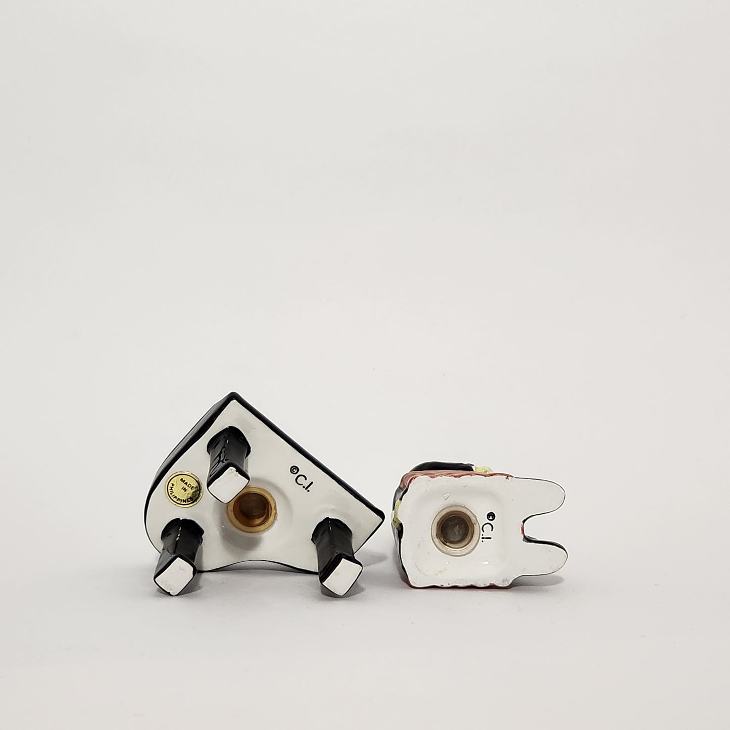 Cardinal Inc - Cat Playing Piano Salt & Pepper Shakers