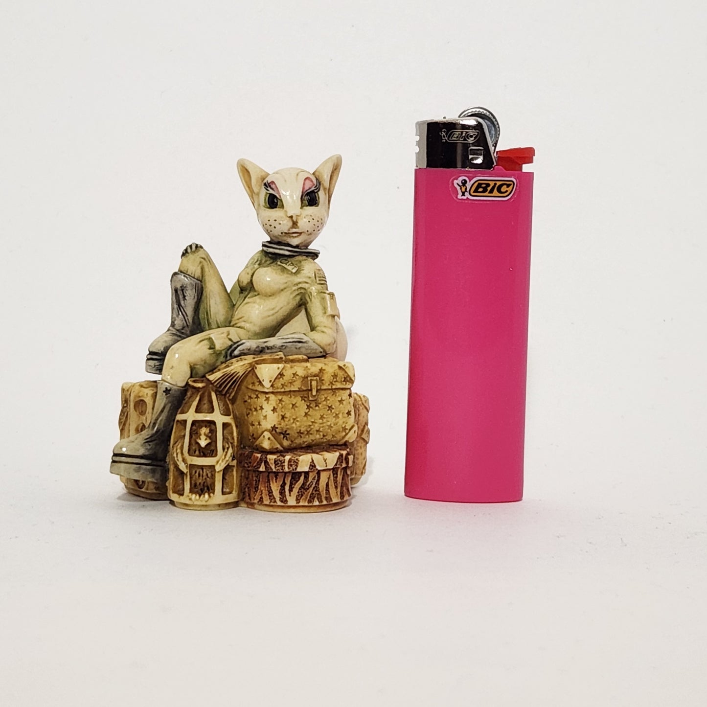 Harmony Kingdom - Adam Binder - Minx on the Moon Trinket Box 2001