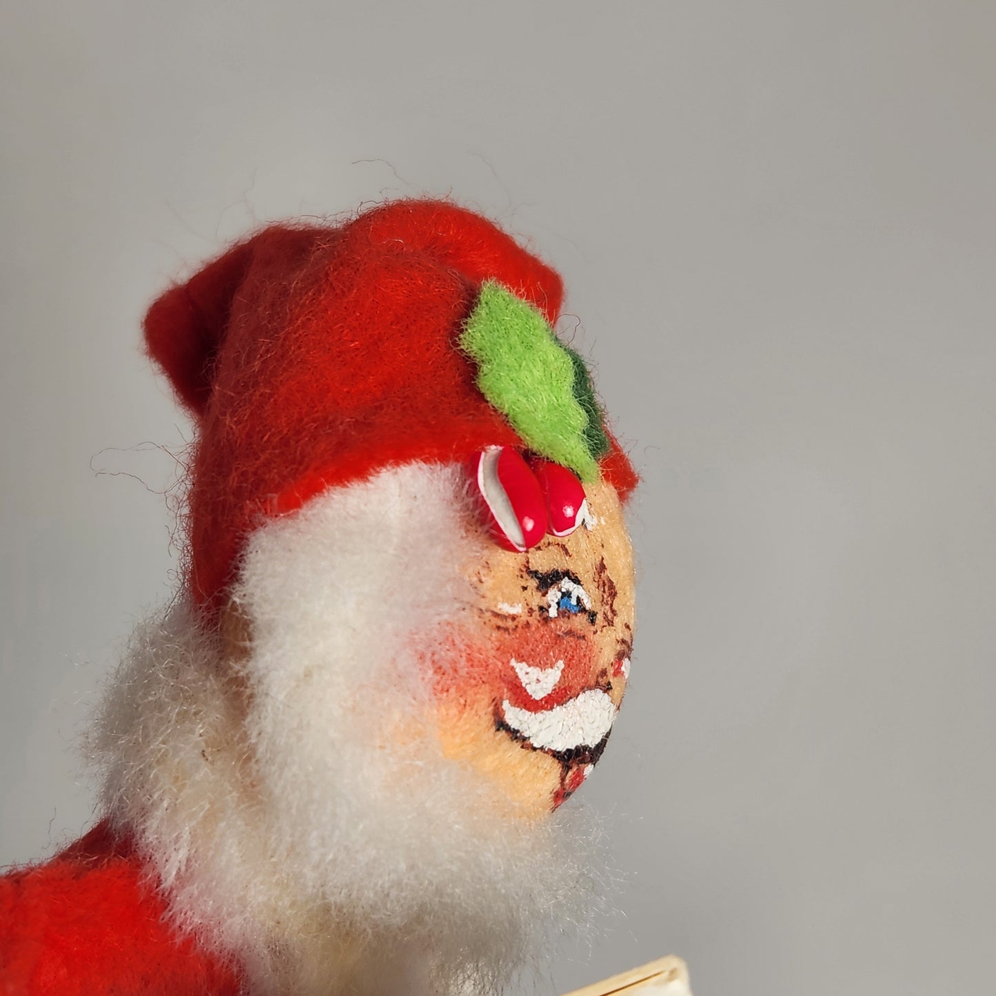 Annalee Mobilitee Dolls - Santa Claus Doll with Present 1981