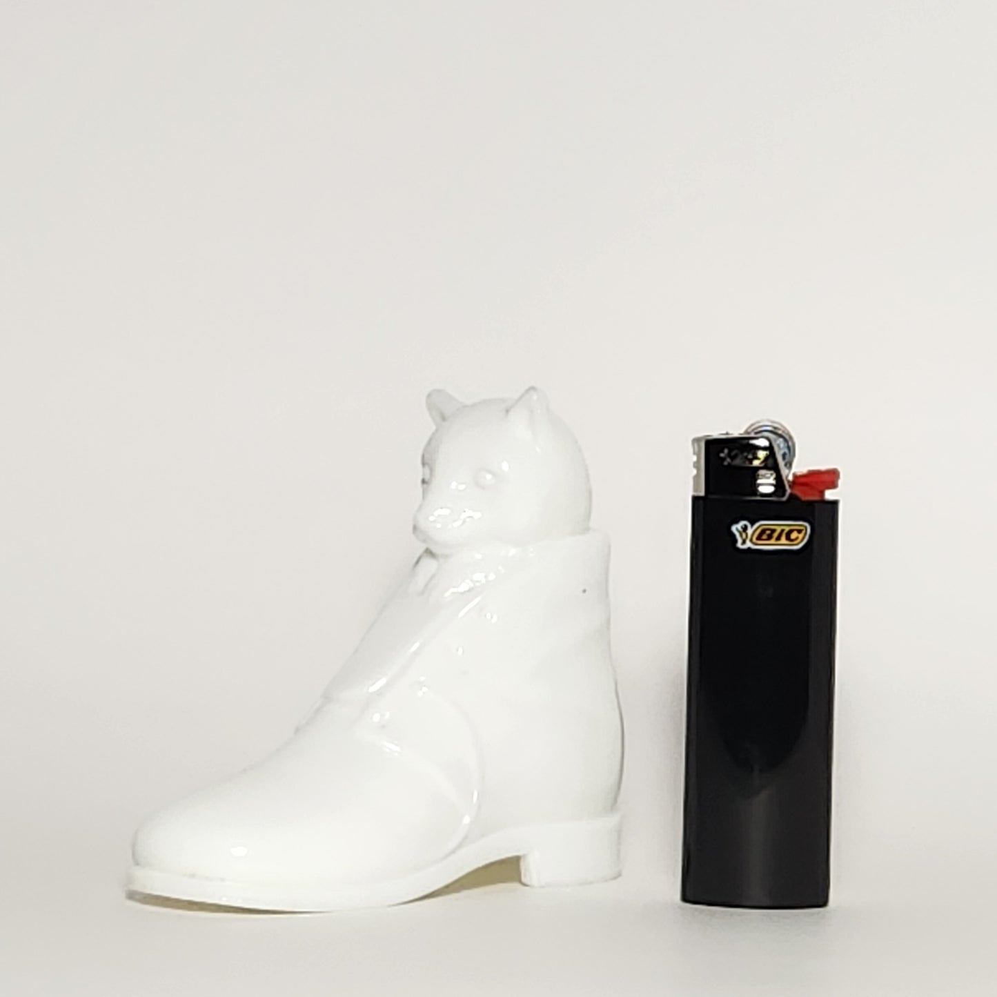 Westmoreland - Puss in Boots White Milk Glass Figurine
