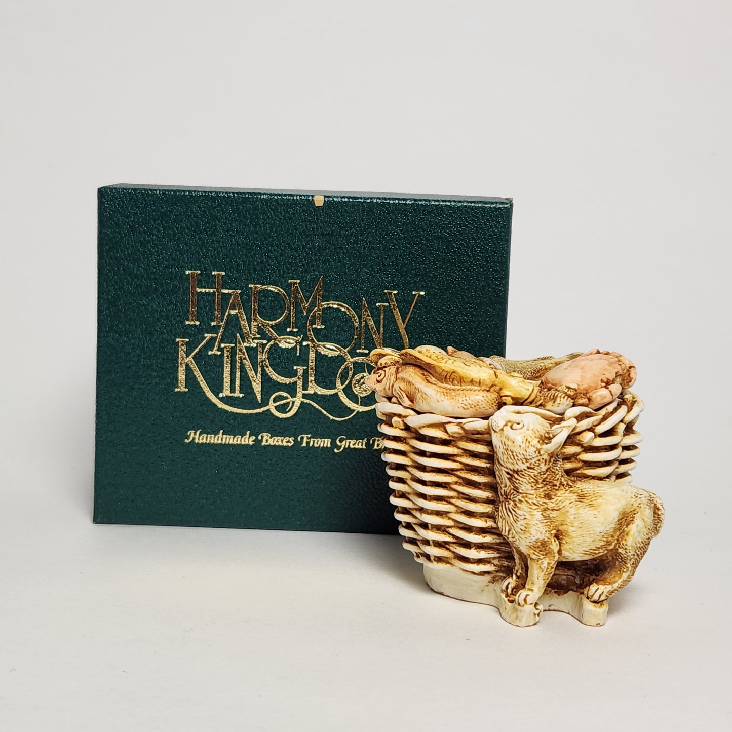 Harmony Kingdom - David Lawrence - Kitty's Kipper Trinket Box 1998