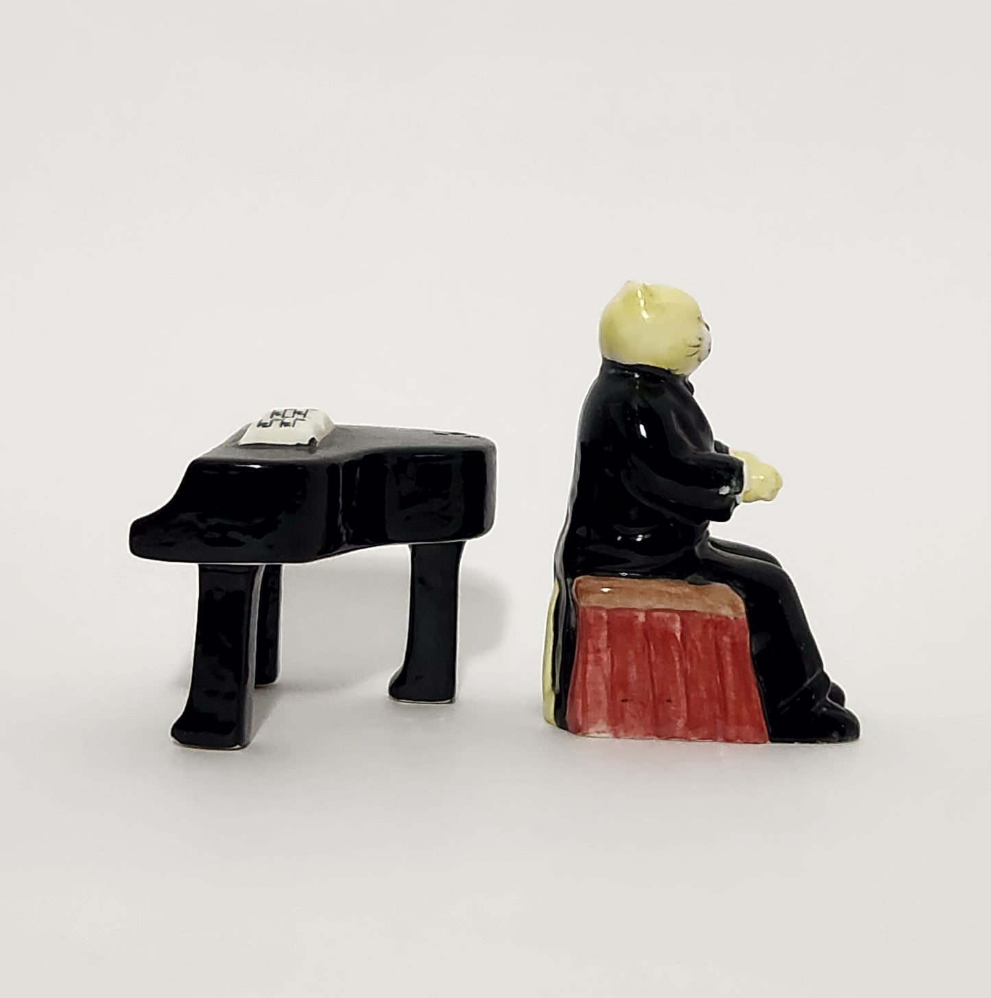 Cardinal Inc - Cat Playing Piano Salt & Pepper Shakers