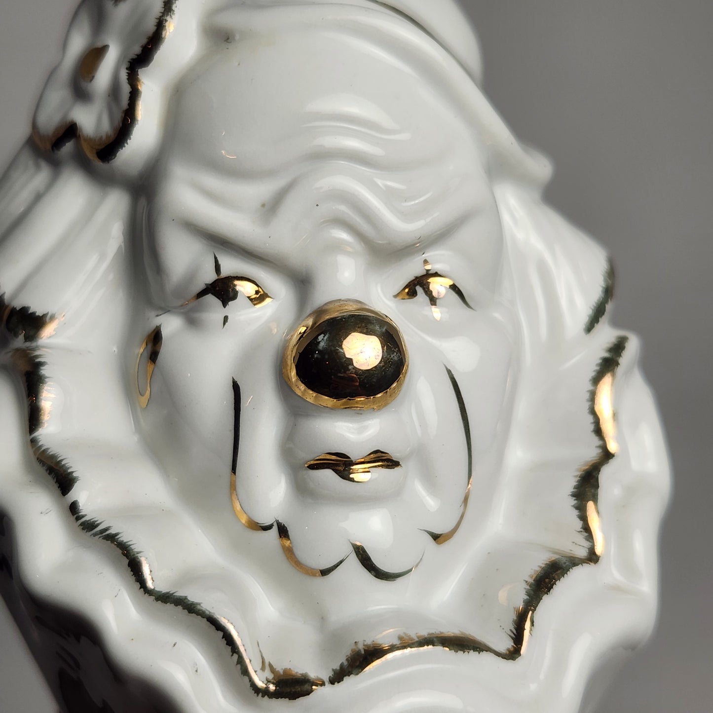 GOT - Porcelain White and Gold Clown Head Bust Figurine
