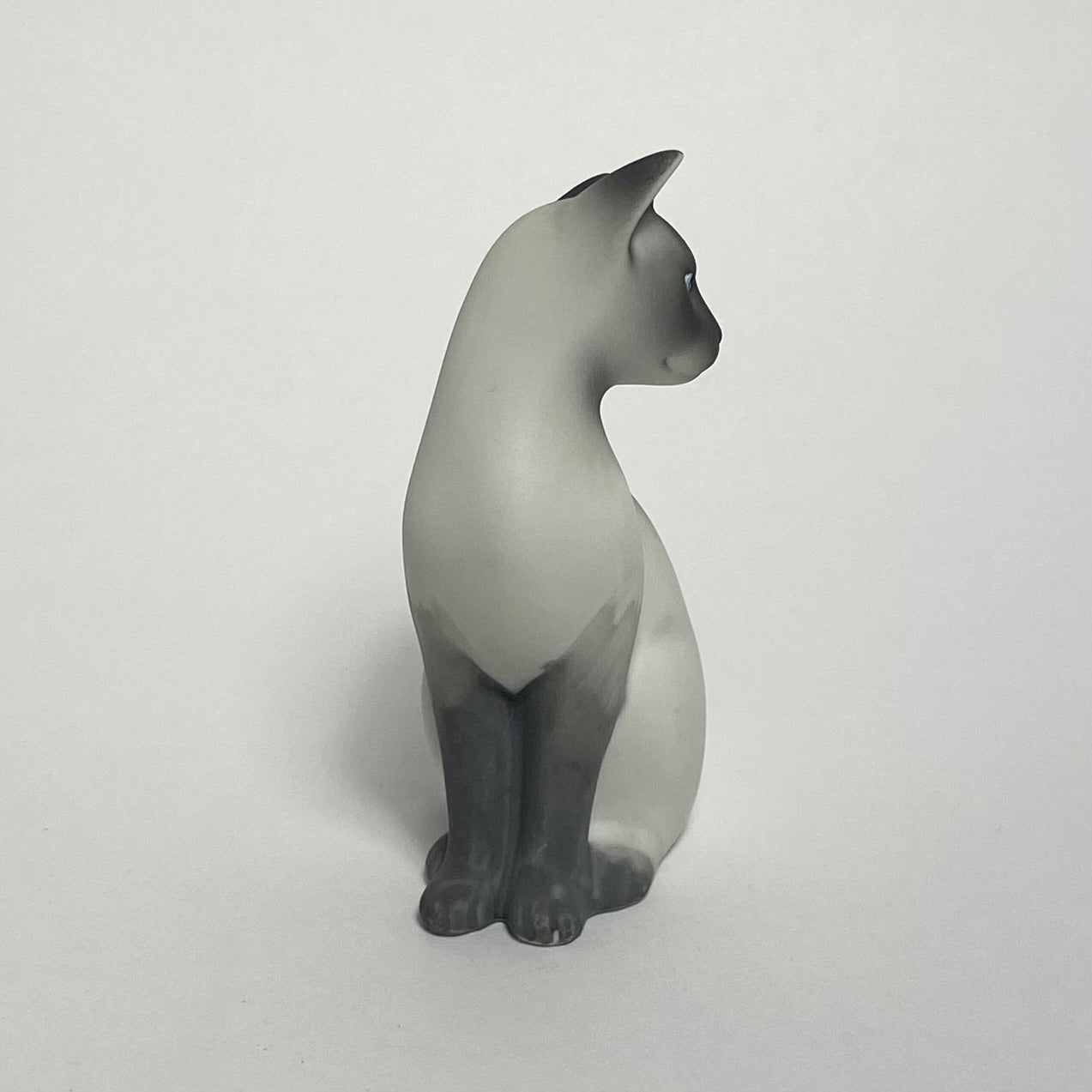 Avon - Porcelain Siamese Cat Figurine 1984