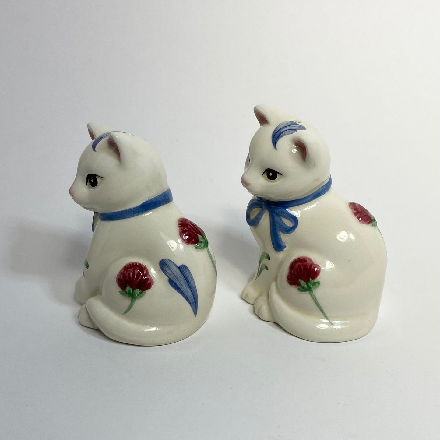 Lenox - White Floral Cat Salt and Pepper Shakers 1980s