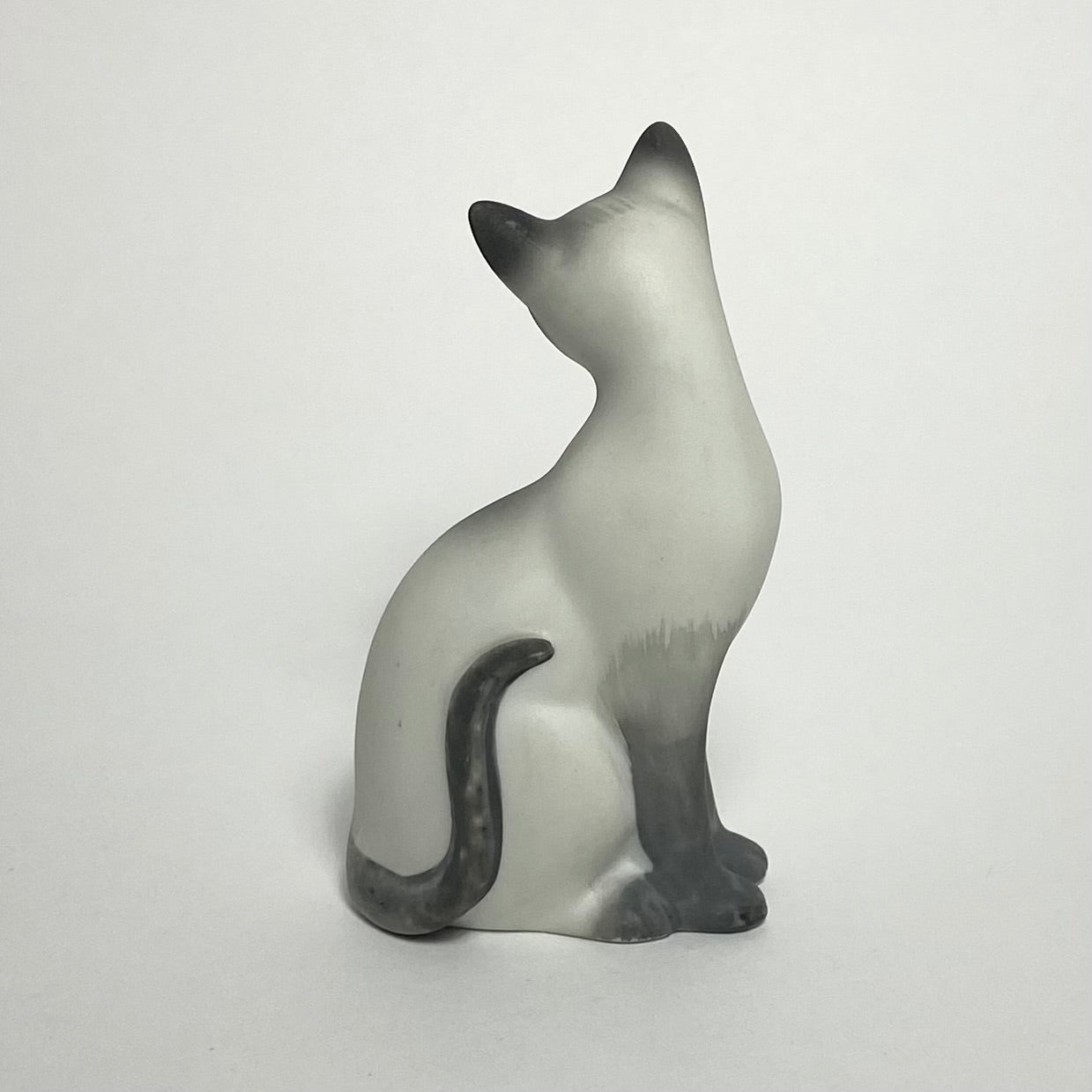 Avon - Porcelain Siamese Cat Figurine 1984