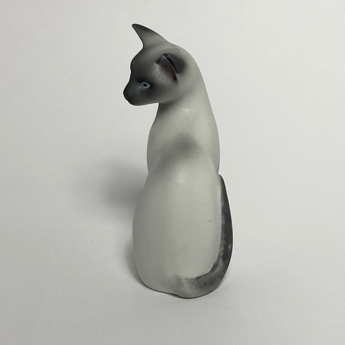 Avon - Porcelain Siamese Cat Figurine 1984