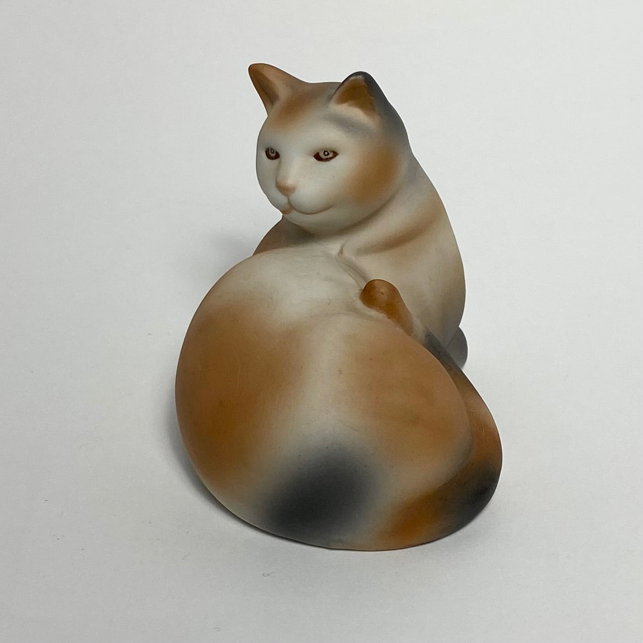 Avon - Porcelain Calico Cat Figurine 1984