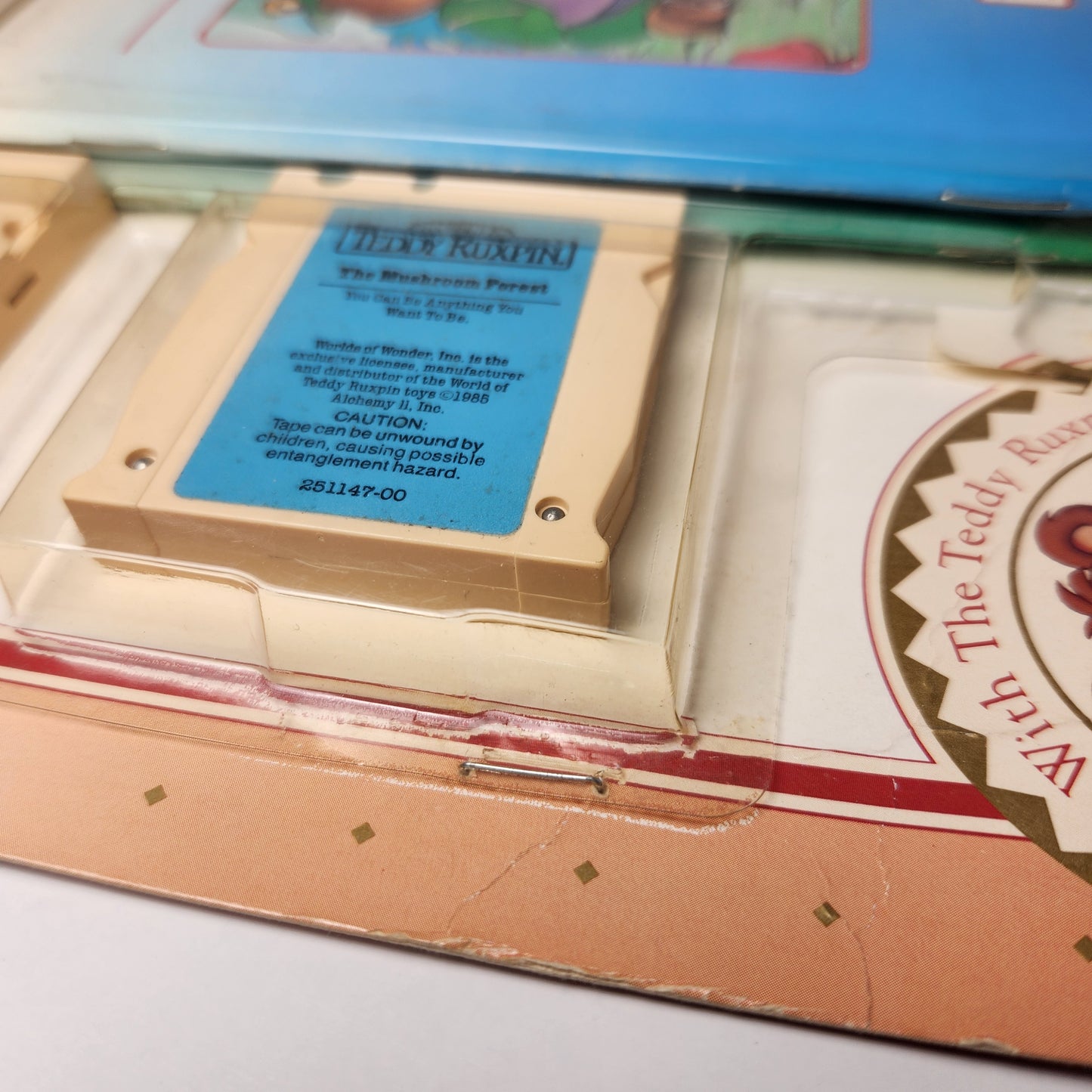 Worlds of Wonder - The World of Teddy Ruxpin Animated Talking Toy and Telephone (Bundle) 1990