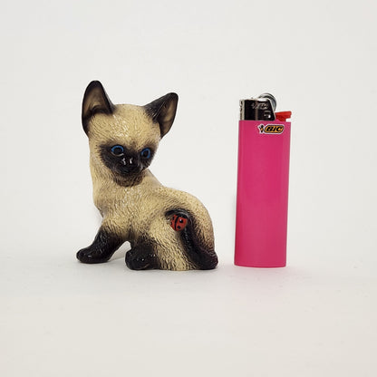House of Global Art - Harvey Knox Kingdom - Siamese Cat with Ladybug Figurine 1983