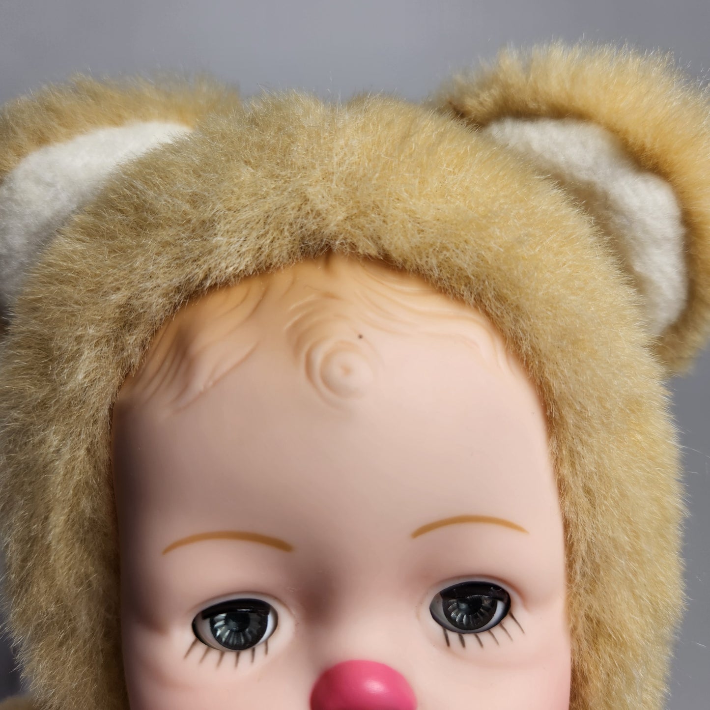 Madame Alexander - Hug Me Teddy Sleepy Eye Plush Doll 1999