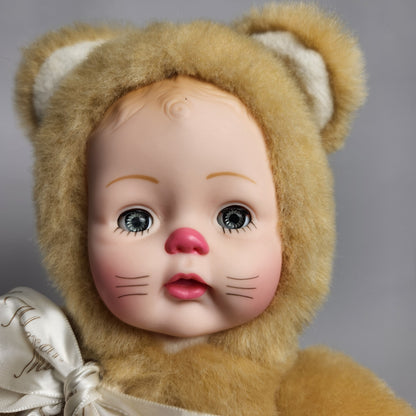 Madame Alexander - Hug Me Teddy Sleepy Eye Plush Doll 1999