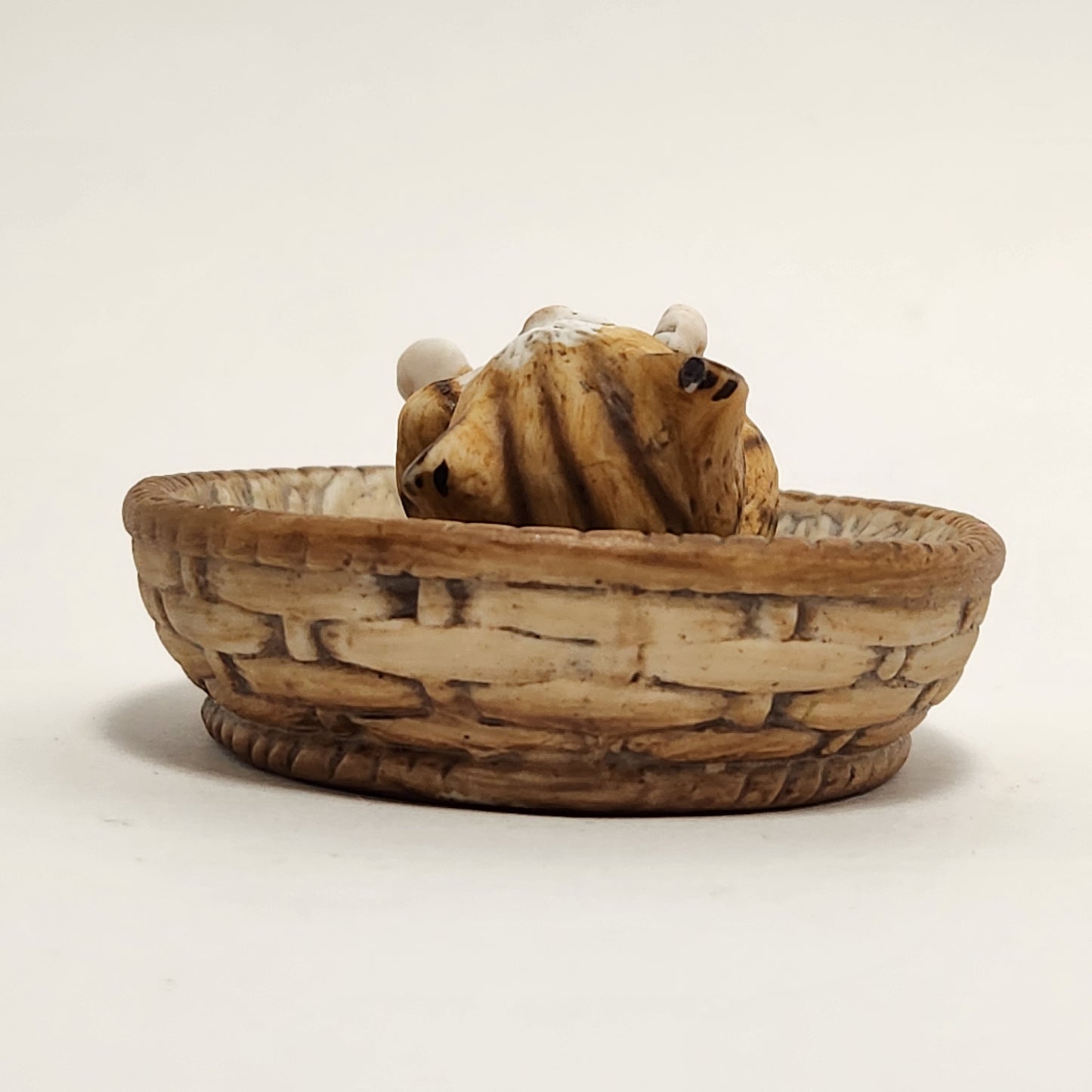 House of Global Art - Harvey Knox Kingdom - Sleeping Kitten in Basket Porcelain Figurine