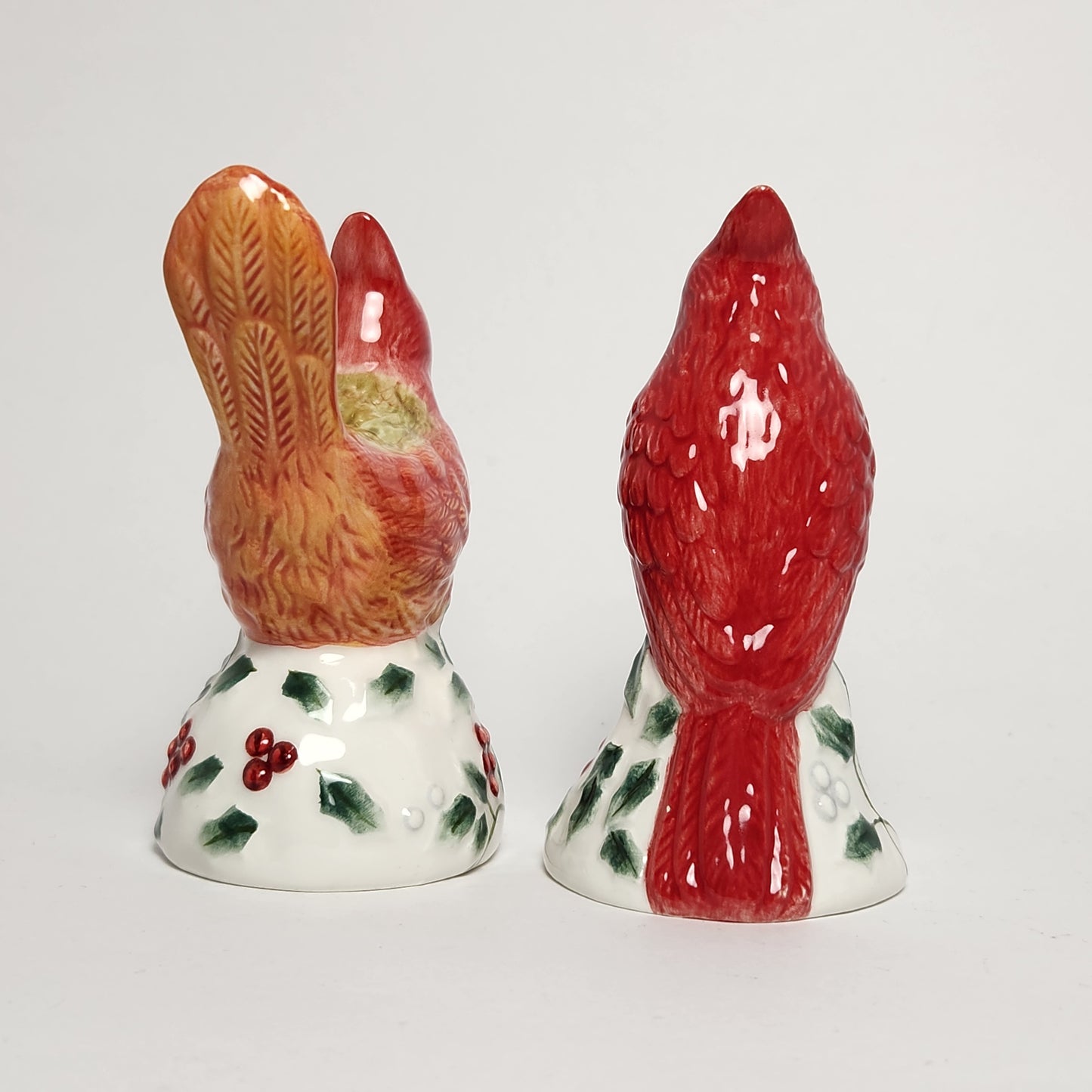 Pfaltzgraff - Winterberry Cardinals Salt and Pepper Shaker Set