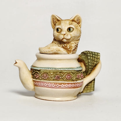 Harmony Kingdom - David Lawrence - Braganza Trinket Box 2002