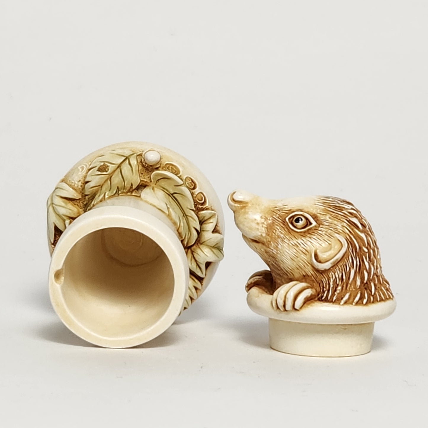 Harmony Kingdom - Peter Calvesbert - Pot Sticker Trinket Box 1999