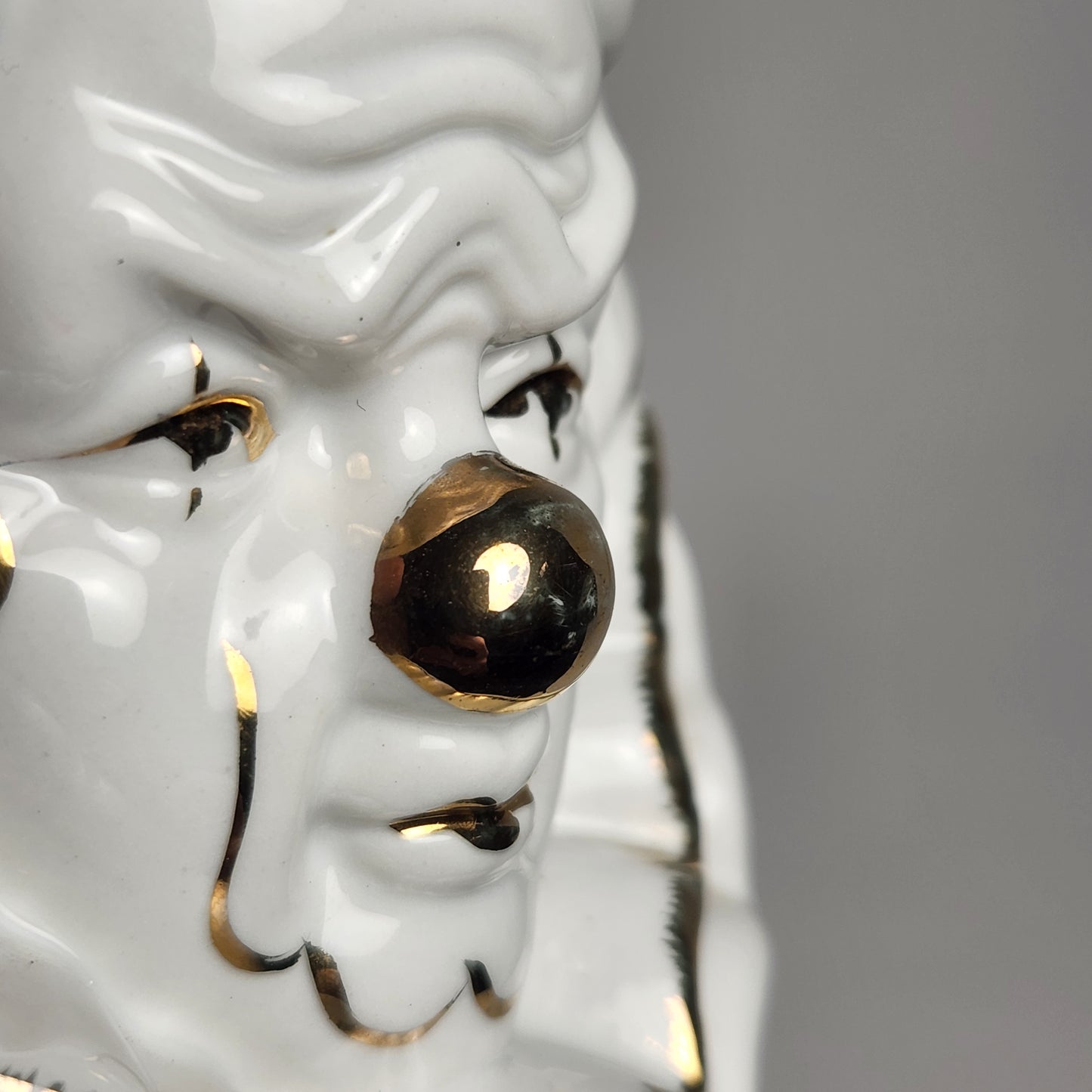 GOT - Porcelain White and Gold Clown Head Bust Figurine