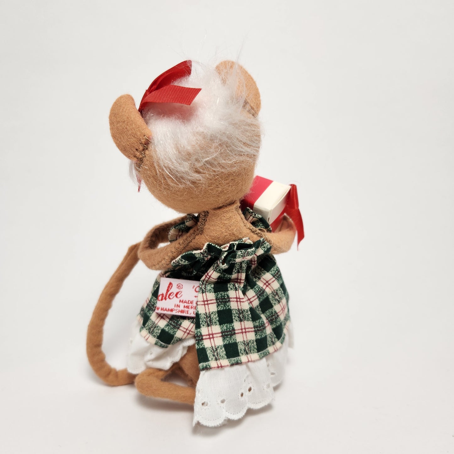 Annalee Mobilitee Dolls - Mouse Doll with Plaid Dress and Present 1995
