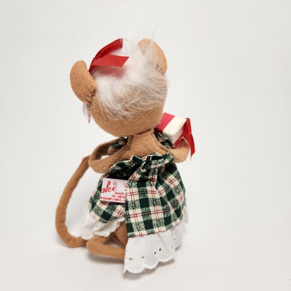 Annalee Mobilitee Dolls - Mouse Doll with Plaid Dress and Present 1995