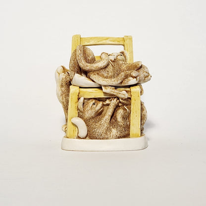 Harmony Kingdom - Peter Calvesbert - Rumble Seat Trinket Box 1996