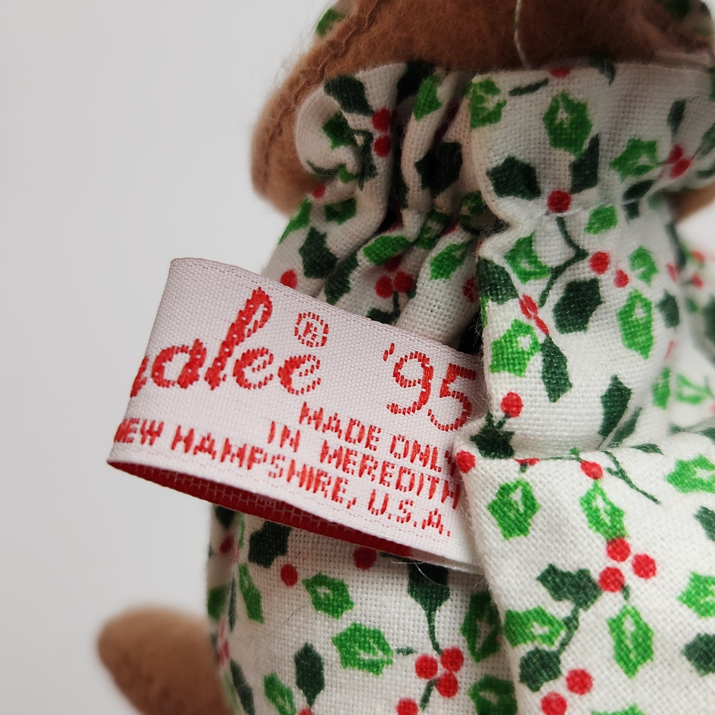 Annalee Mobilitee Dolls - Mouse Doll with Mistletoe Dress 1995