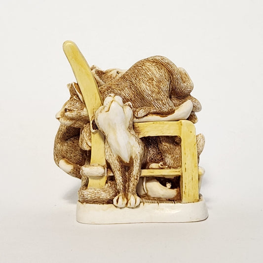 Harmony Kingdom - Peter Calvesbert - Rumble Seat Trinket Box 1996