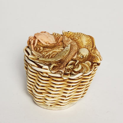 Harmony Kingdom - David Lawrence - Kitty's Kipper Trinket Box 1998