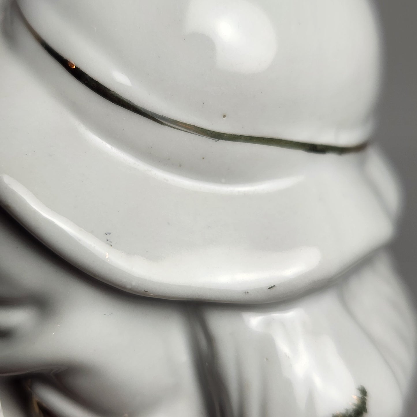 GOT - Porcelain White and Gold Clown Head Bust Figurine