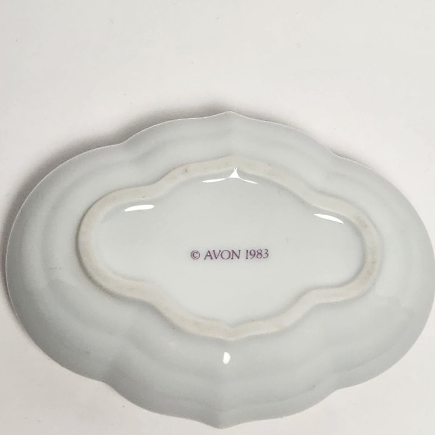 Avon - "Memories are for Sharing" Floral Musical Trinket Box 1983