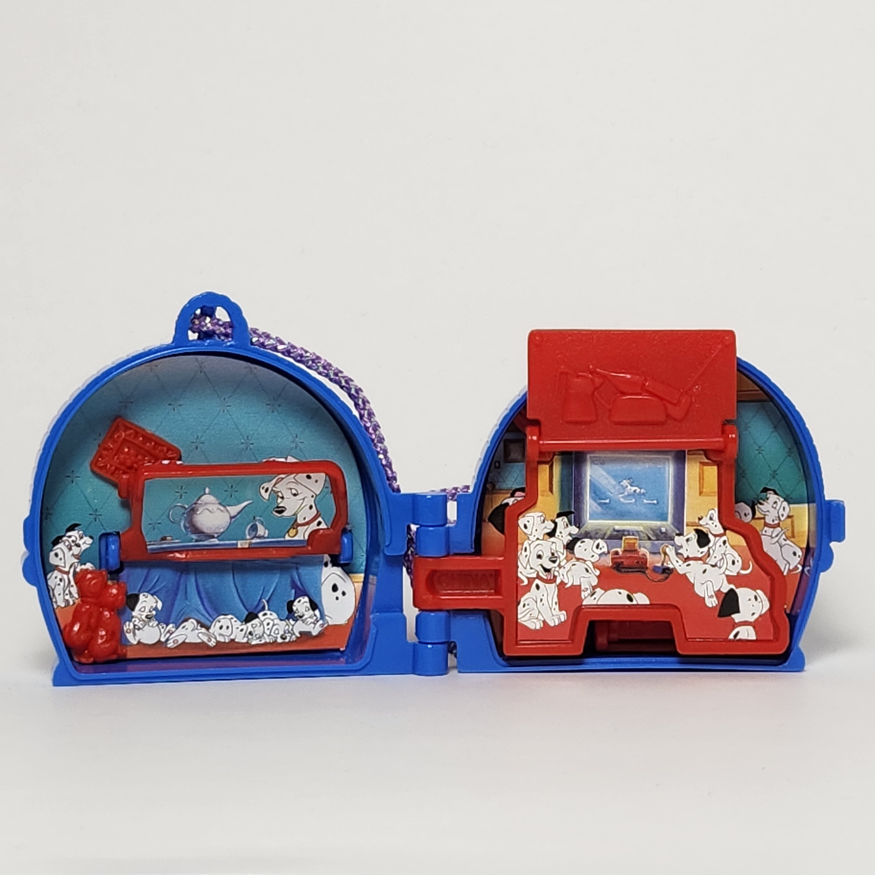 Mattel - 101 Dalmatians Once Upon a Time Locket Playset 1993