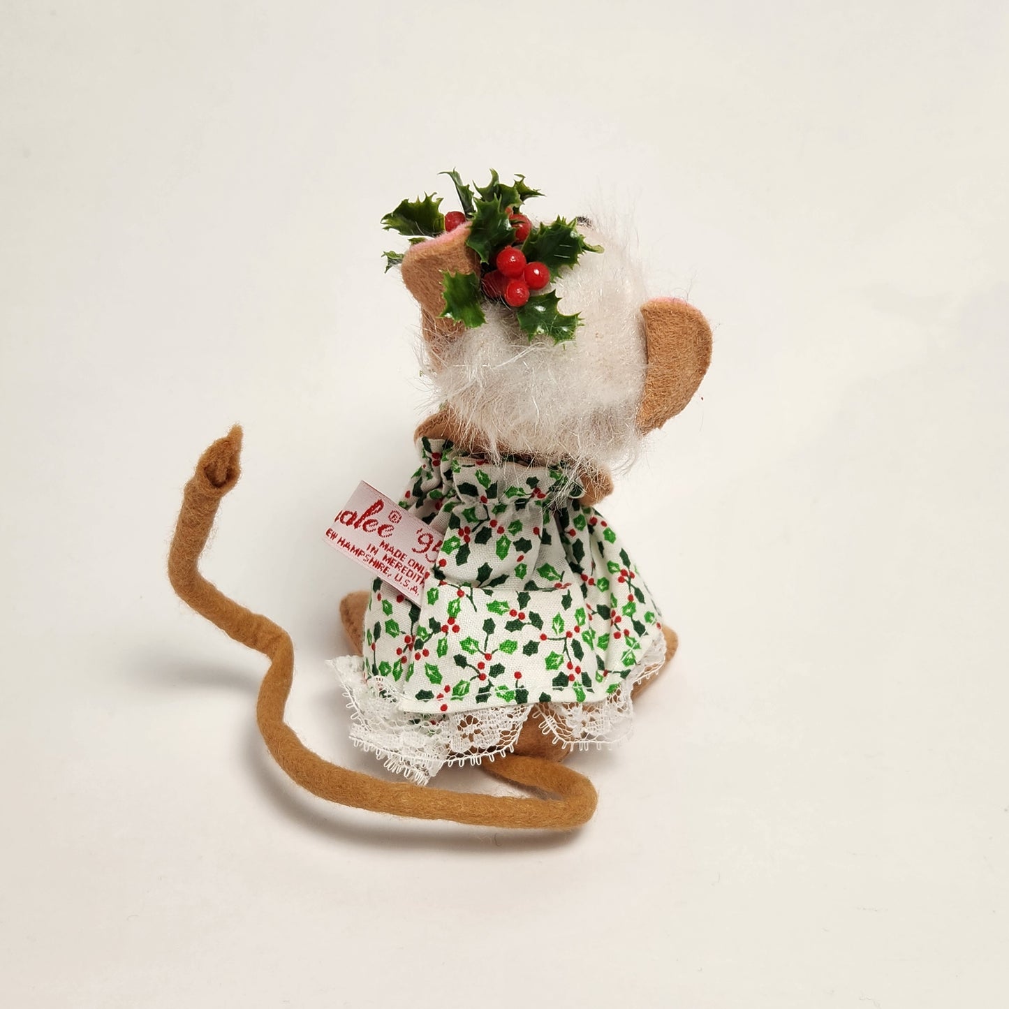 Annalee Mobilitee Dolls - Mouse Doll with Mistletoe Dress 1995