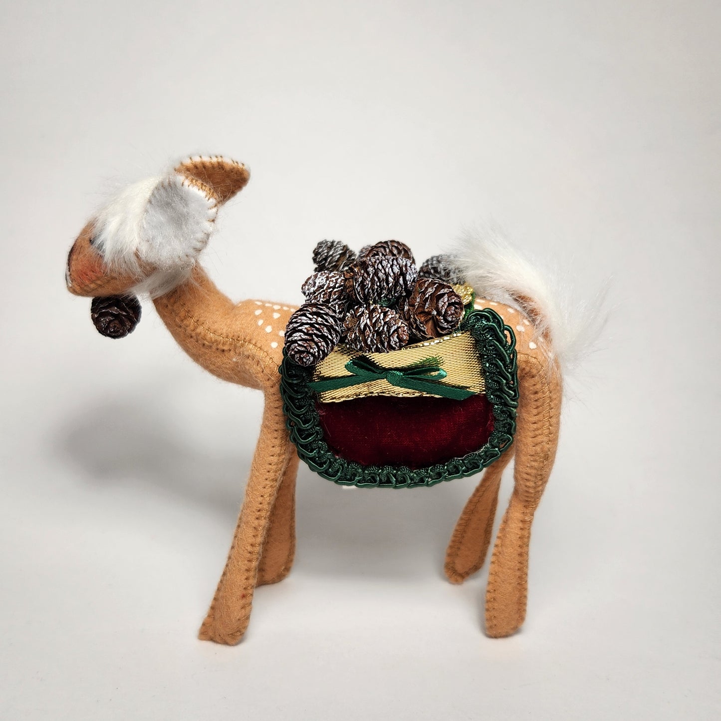 Annalee Mobilitee Dolls - Reindeer Doll with Pinecones 2004