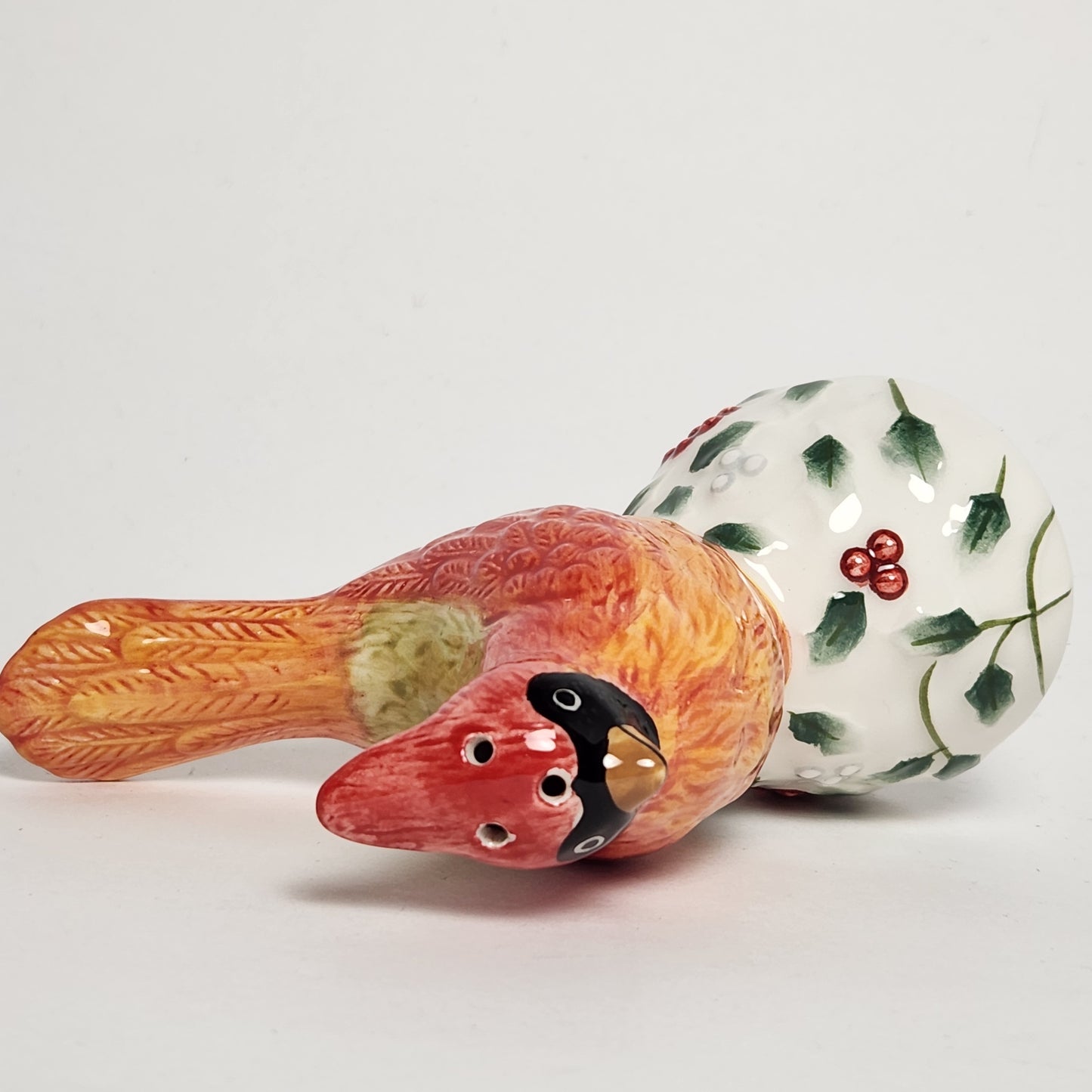 Pfaltzgraff - Winterberry Cardinals Salt and Pepper Shaker Set