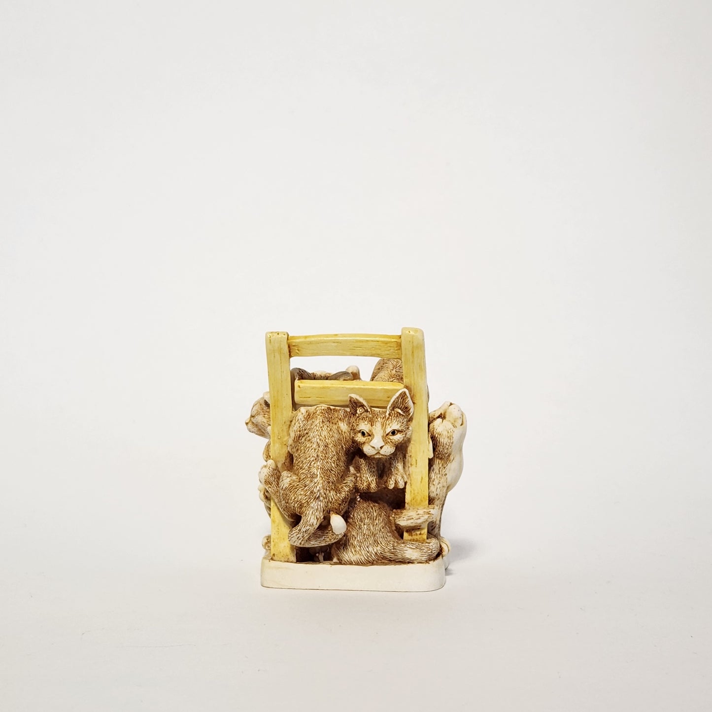 Harmony Kingdom - Peter Calvesbert - Rumble Seat Trinket Box 1996