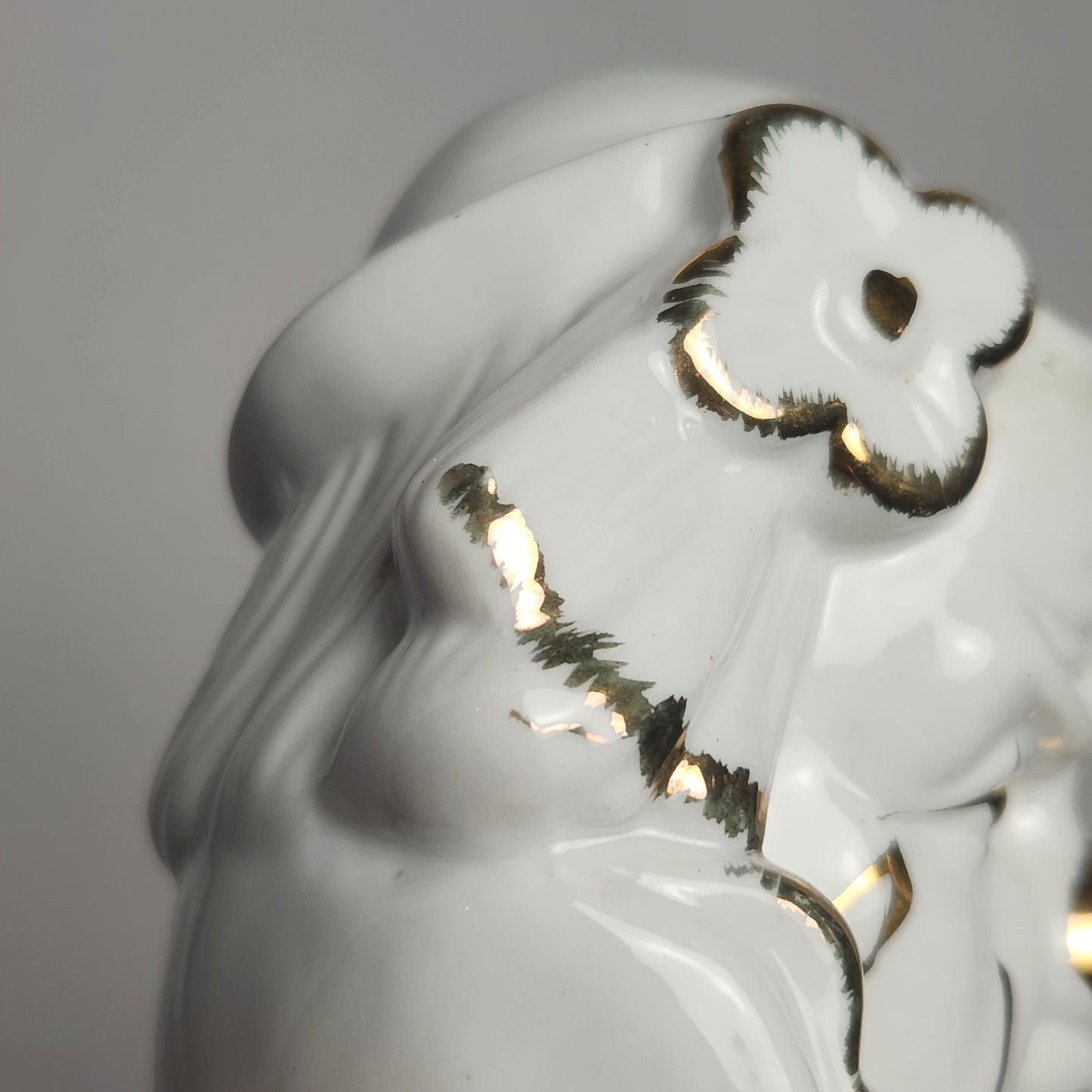 GOT - Porcelain White and Gold Clown Head Bust Figurine