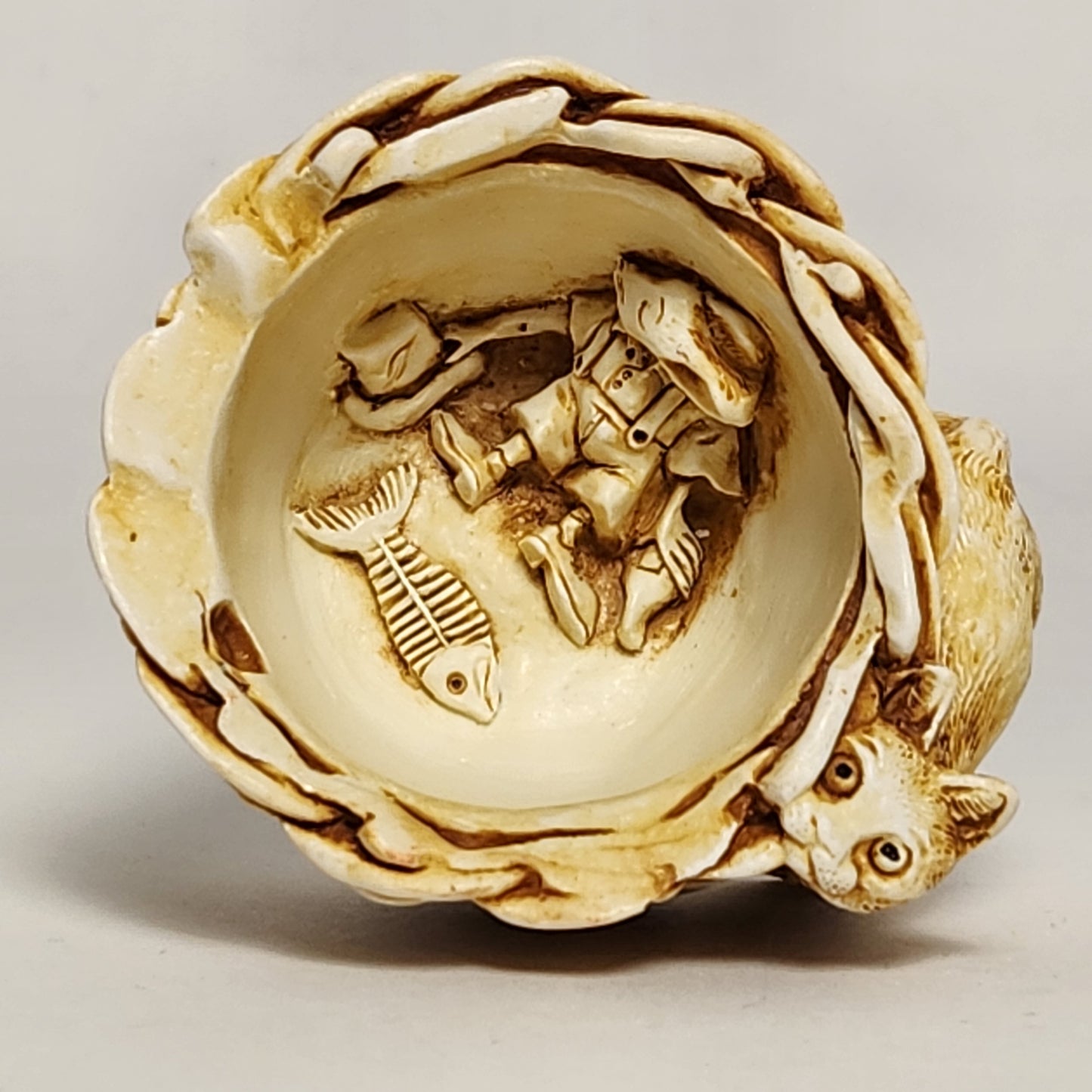 Harmony Kingdom - David Lawrence - Kitty's Kipper Trinket Box 1998