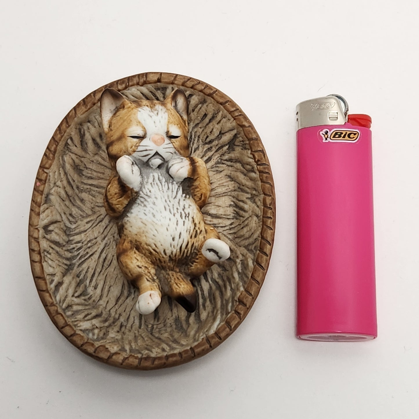 House of Global Art - Harvey Knox Kingdom - Sleeping Kitten in Basket Porcelain Figurine