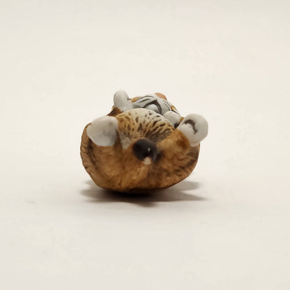 House of Global Art - Harvey Knox Kingdom - Sleeping Kitten in Basket Porcelain Figurine