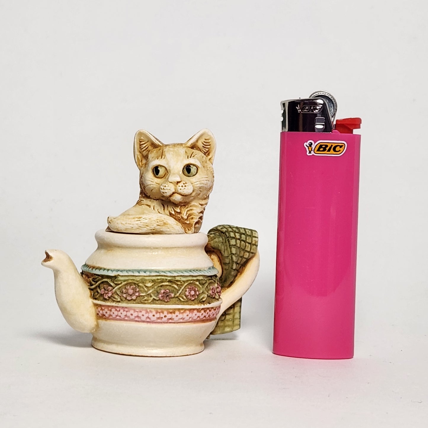 Harmony Kingdom - David Lawrence - Braganza Trinket Box 2002