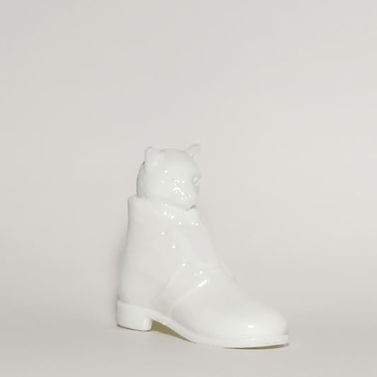 Westmoreland - Puss in Boots White Milk Glass Figurine