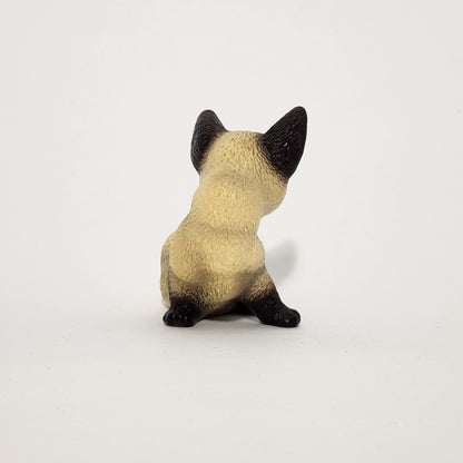 House of Global Art - Harvey Knox Kingdom - Siamese Cat with Ladybug Figurine 1983